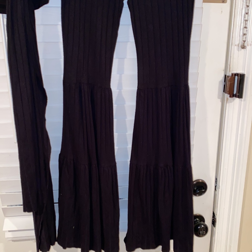 Two piece set - Picture 2 of 4